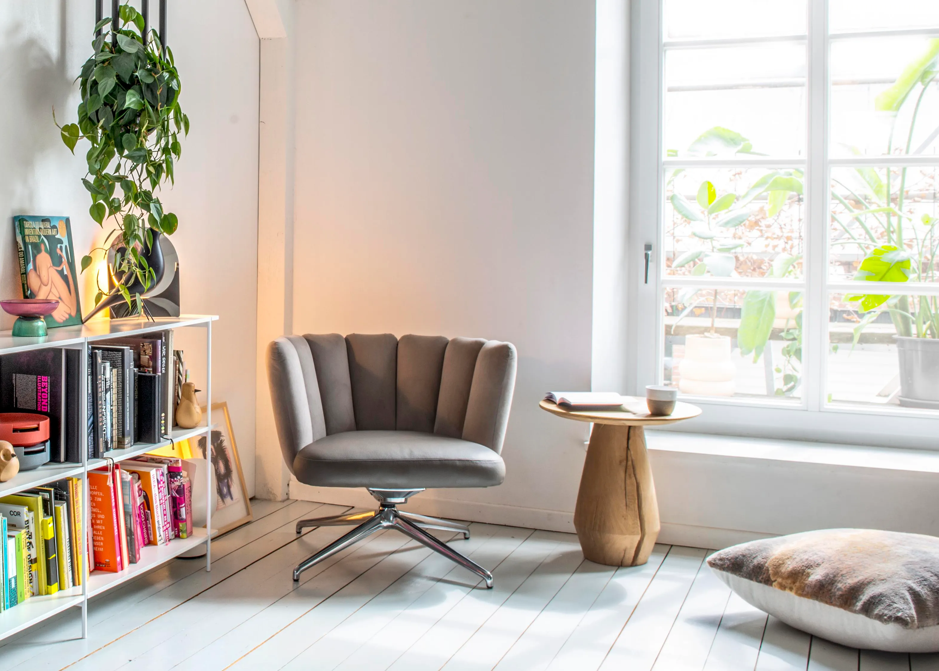 Bild eines braunen KFF Sessels Gaia als Lounger